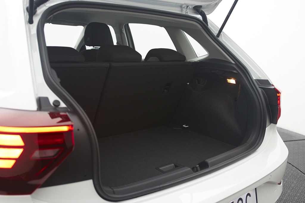 Volkswagen Polo HFF32C