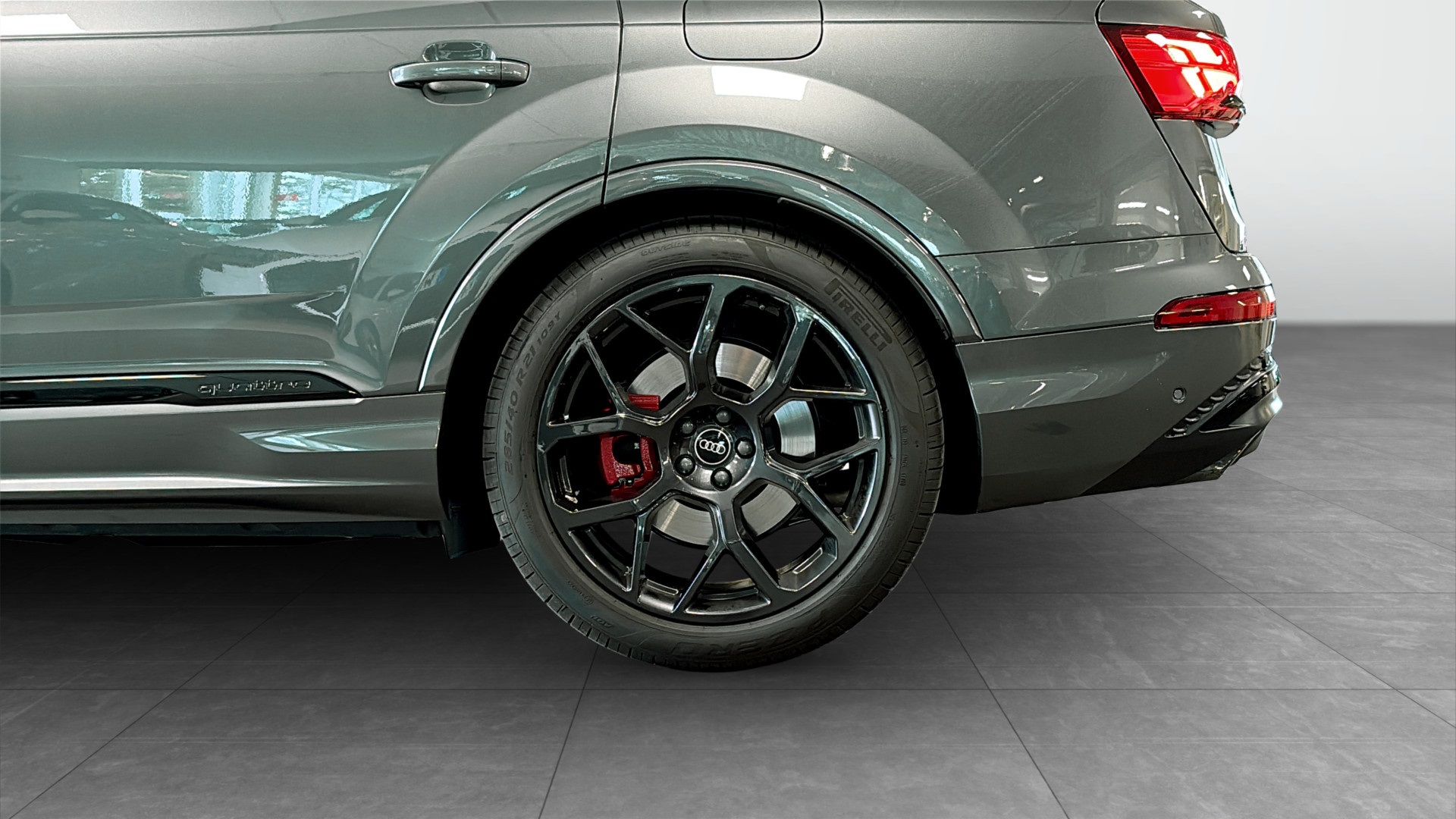 Audi Q7 HFJ10J