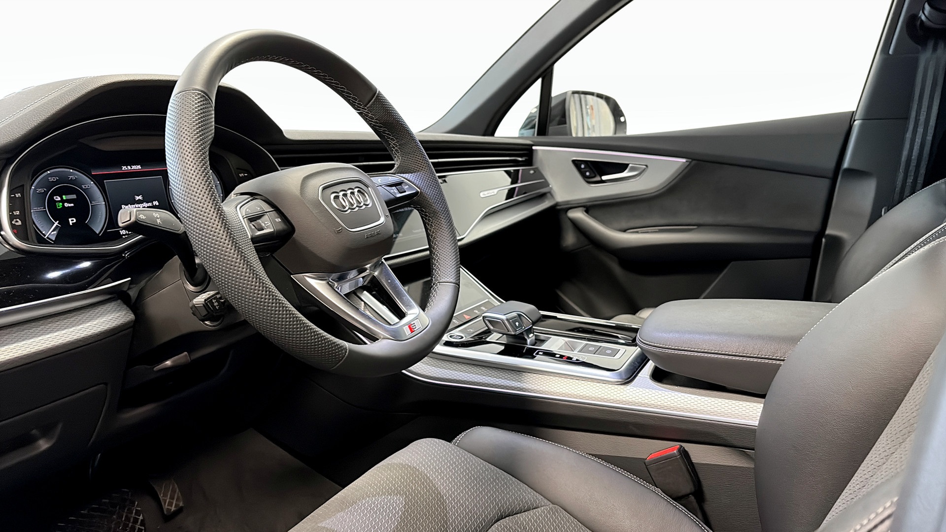 Audi Q7 HFJ10J