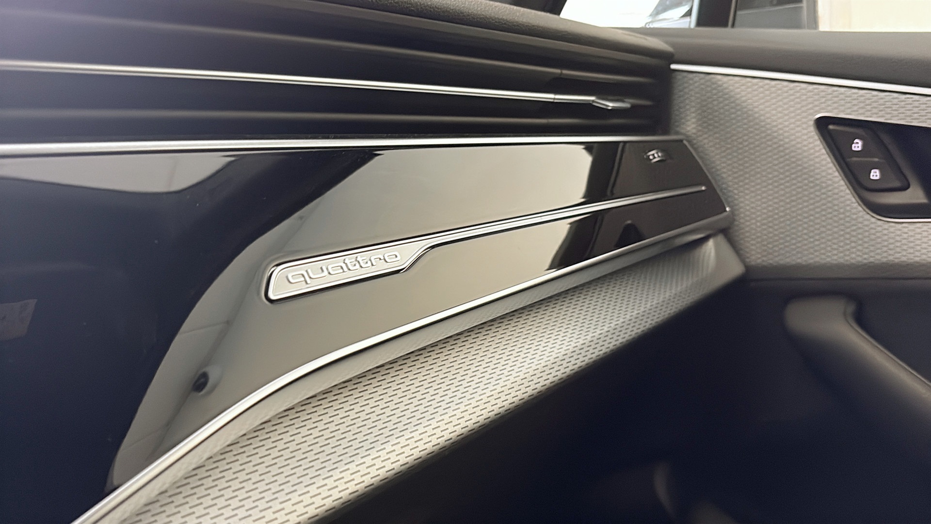 Audi Q7 HFJ10J