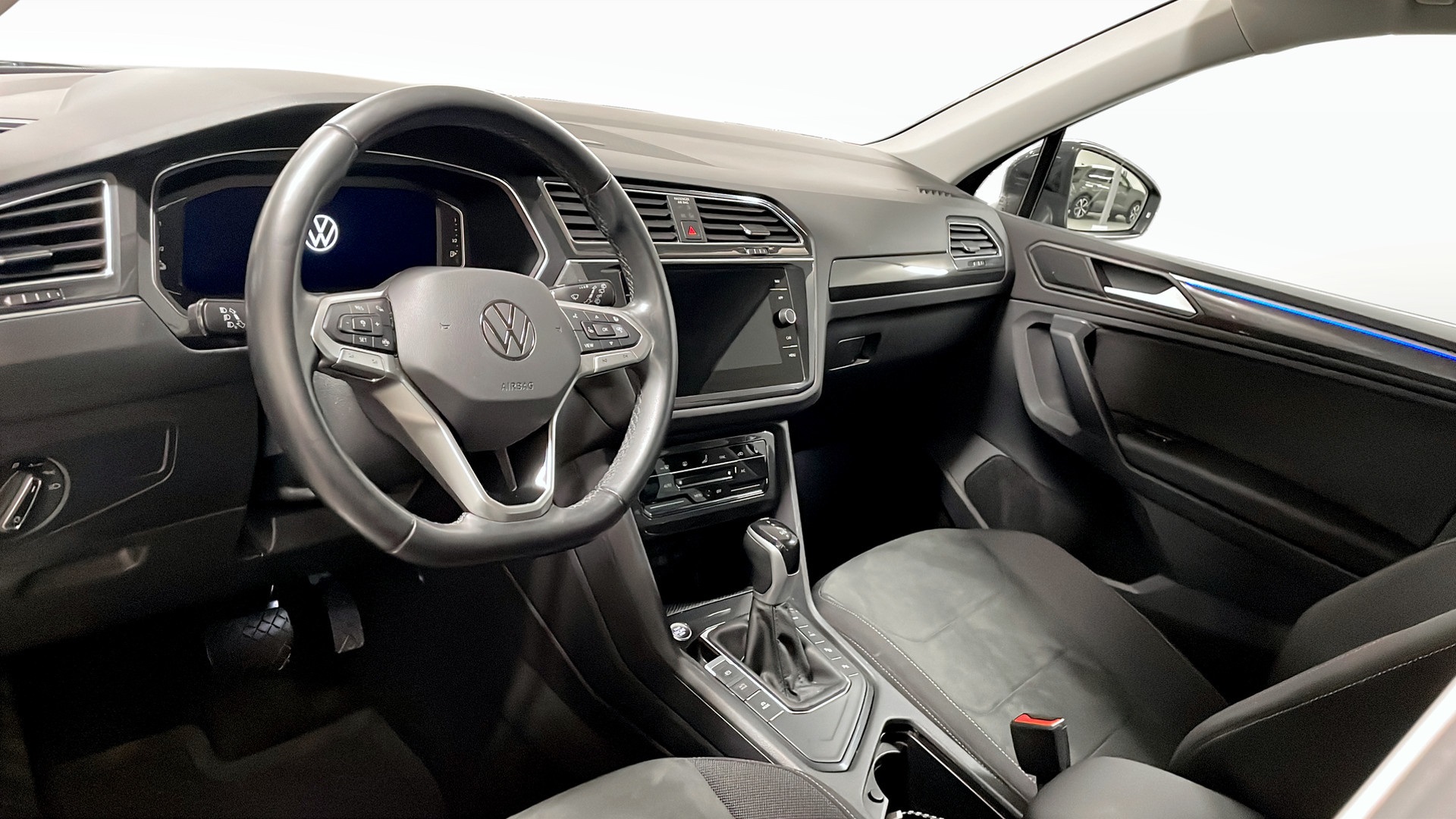 Volkswagen Tiguan HFJ57W