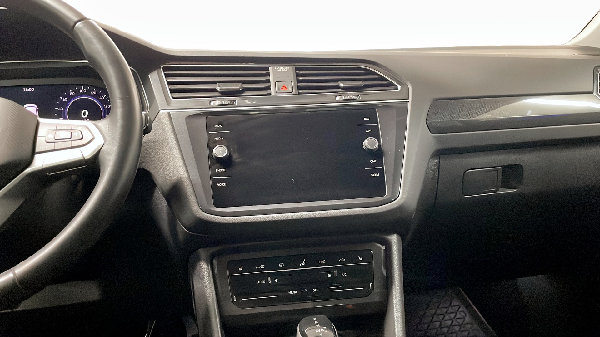 Volkswagen Tiguan HFJ57W