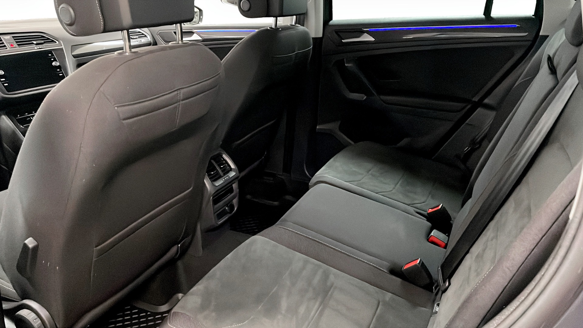 Volkswagen Tiguan HFJ57W