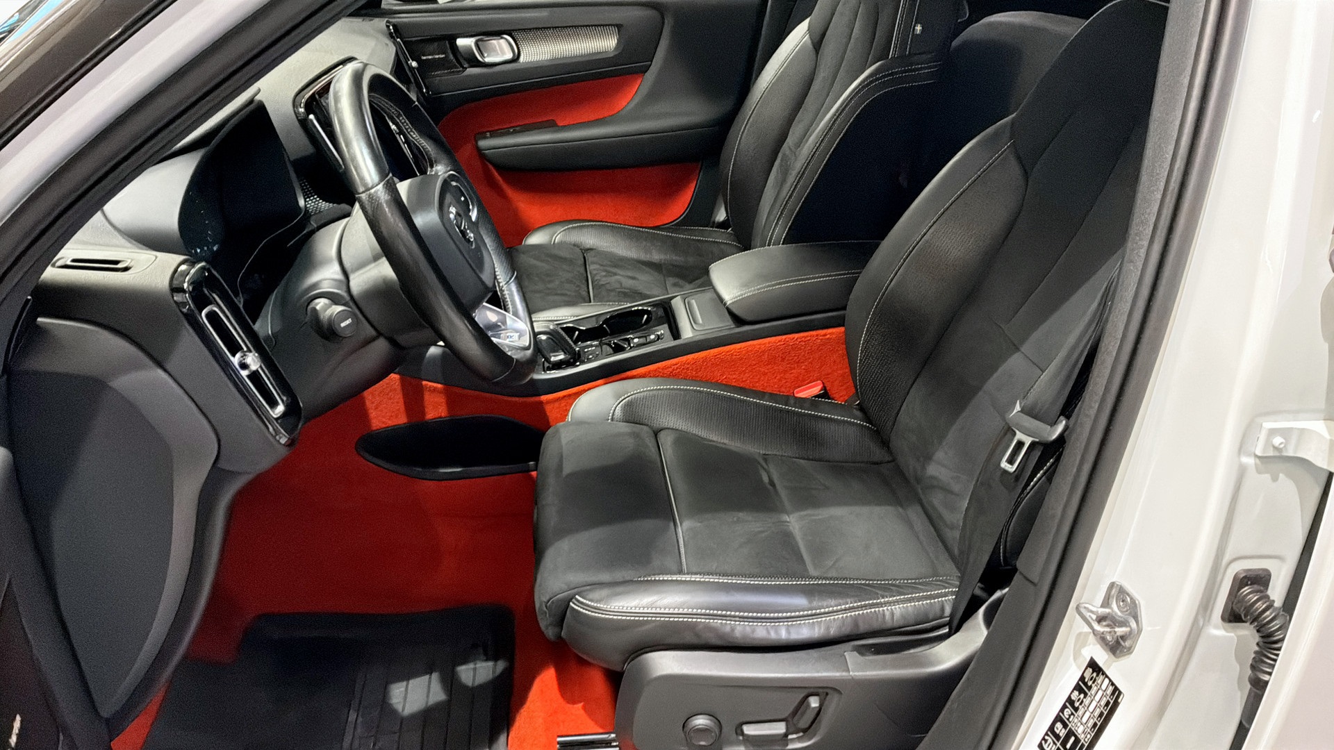 Volvo XC40 HFR38R