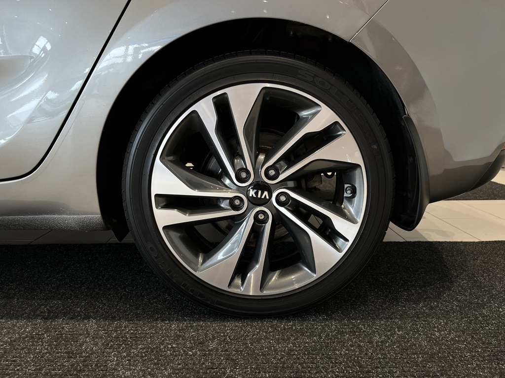 Kia Carens HFS735