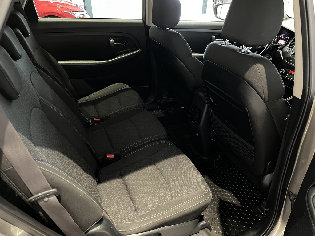 Kia Carens HFS735