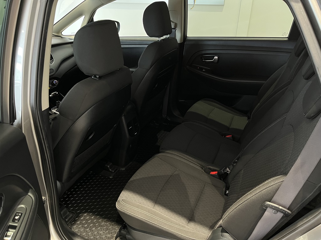 Kia Carens HFS735