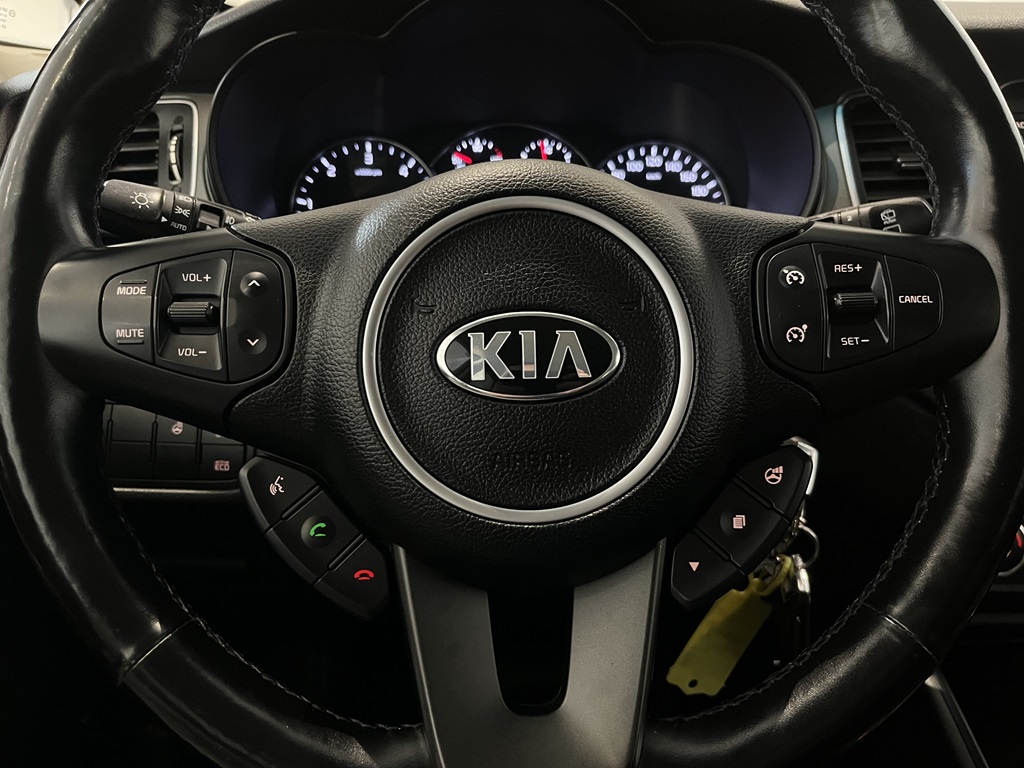 Kia Carens HFS735