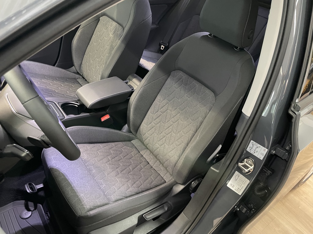 Volkswagen Golf HGH33P
