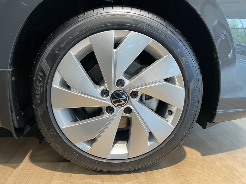 Volkswagen Golf HGH33P