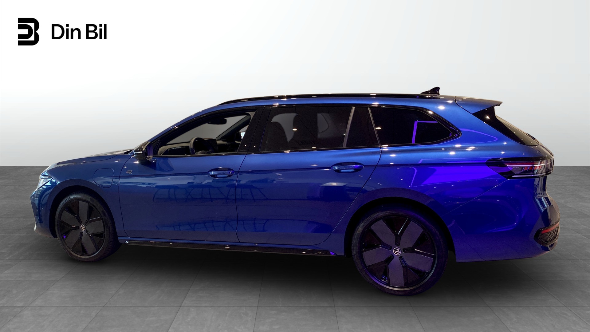 Volkswagen Passat HGL33A