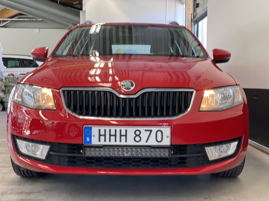 Skoda Octavia HHH870