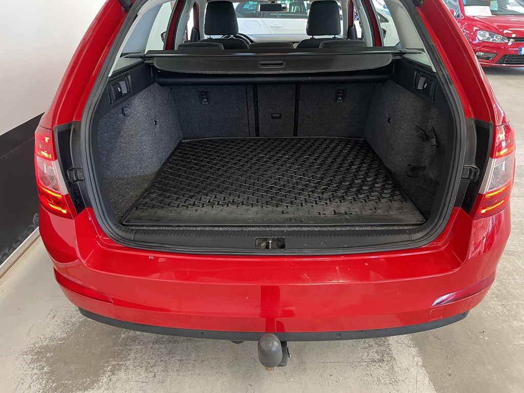 Skoda Octavia HHH870