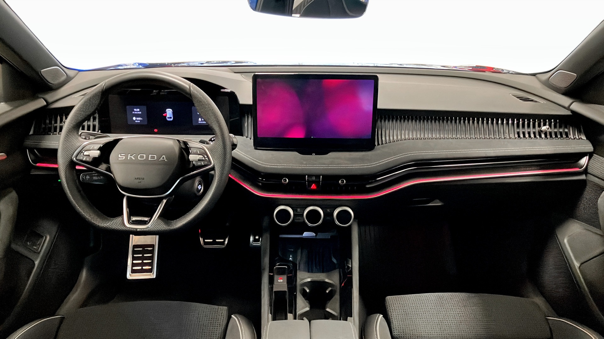 Skoda Superb Combi HHL81C