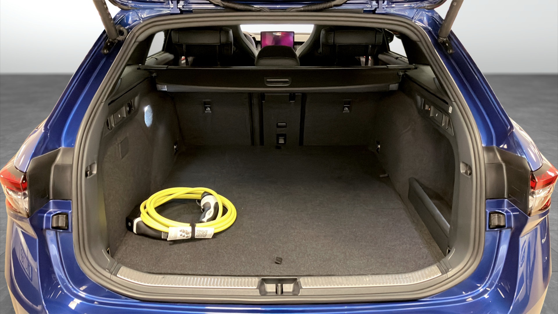 Skoda Superb Combi HHL81C