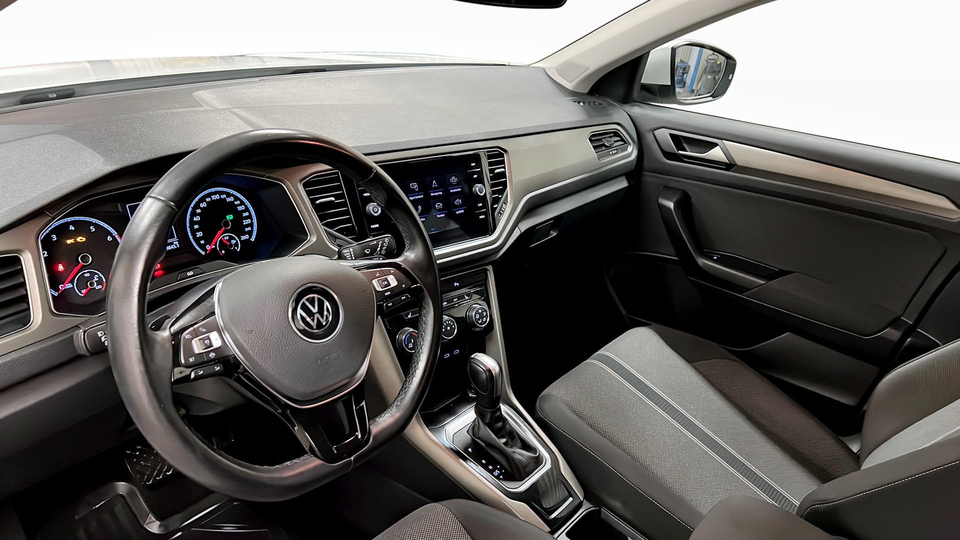 Volkswagen T-Roc HHN69B