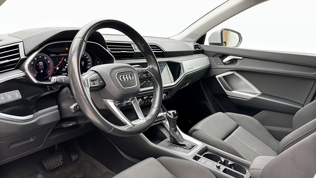 Audi Q3 HHO852