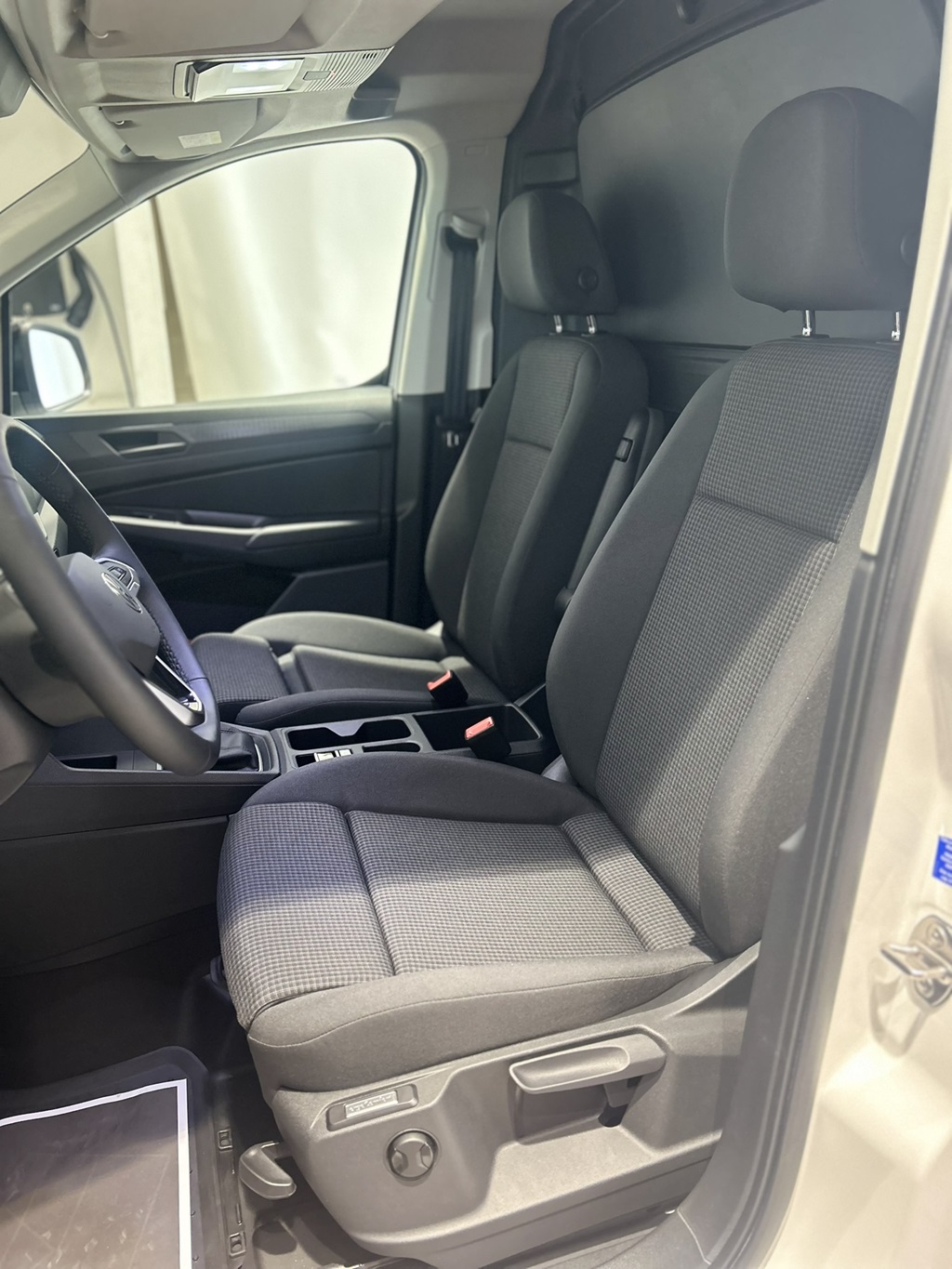 Volkswagen Caddy Cargo HHR04N
