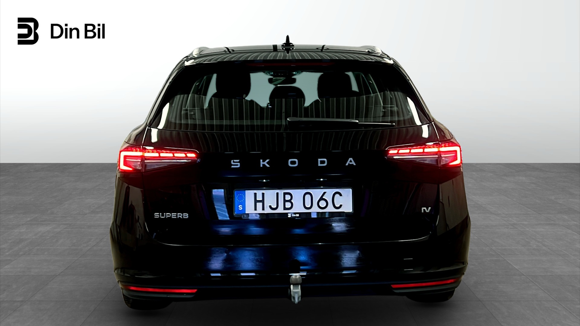 Skoda Superb Combi HJB06C
