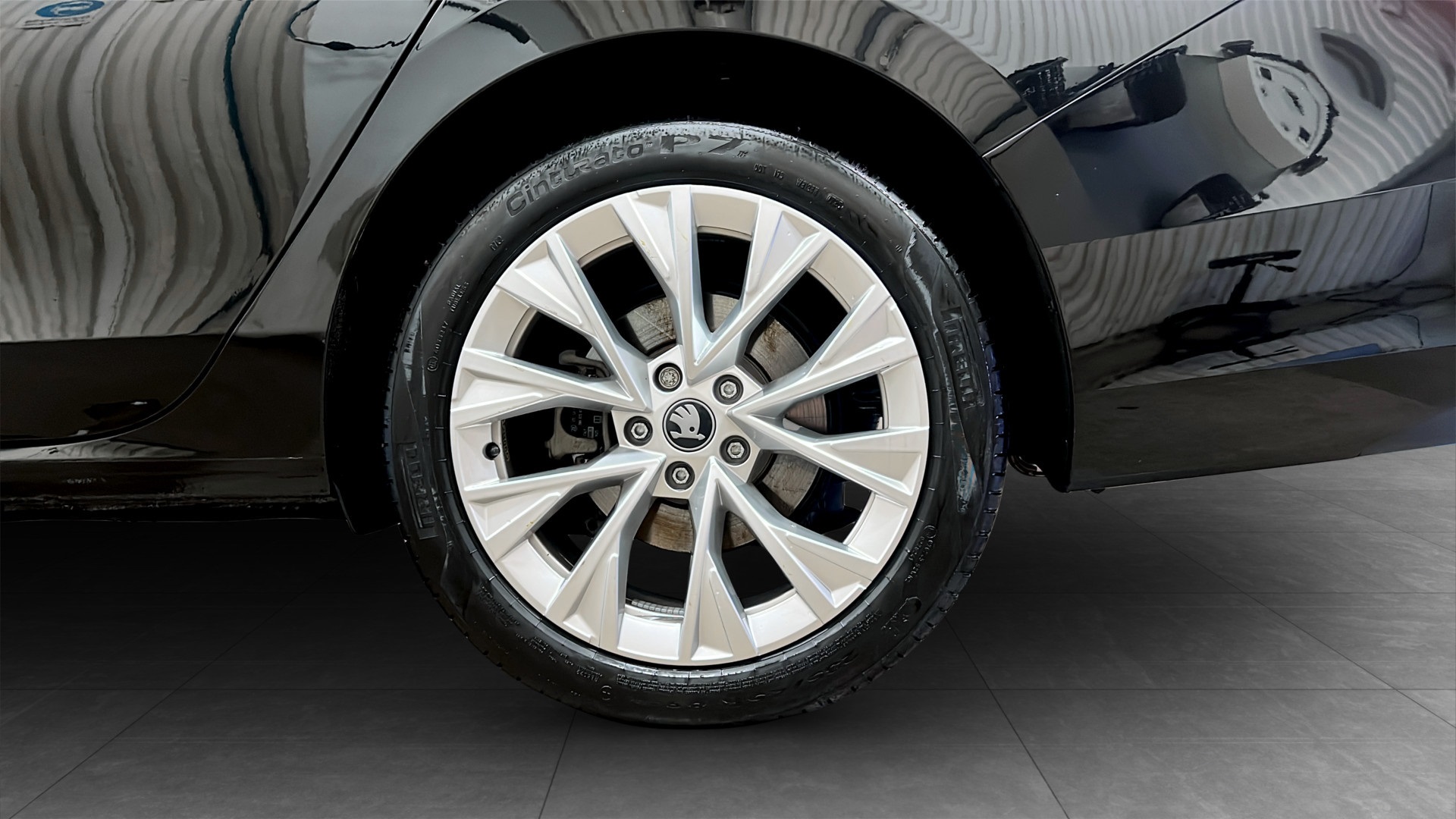 Skoda Superb Combi HJB06C