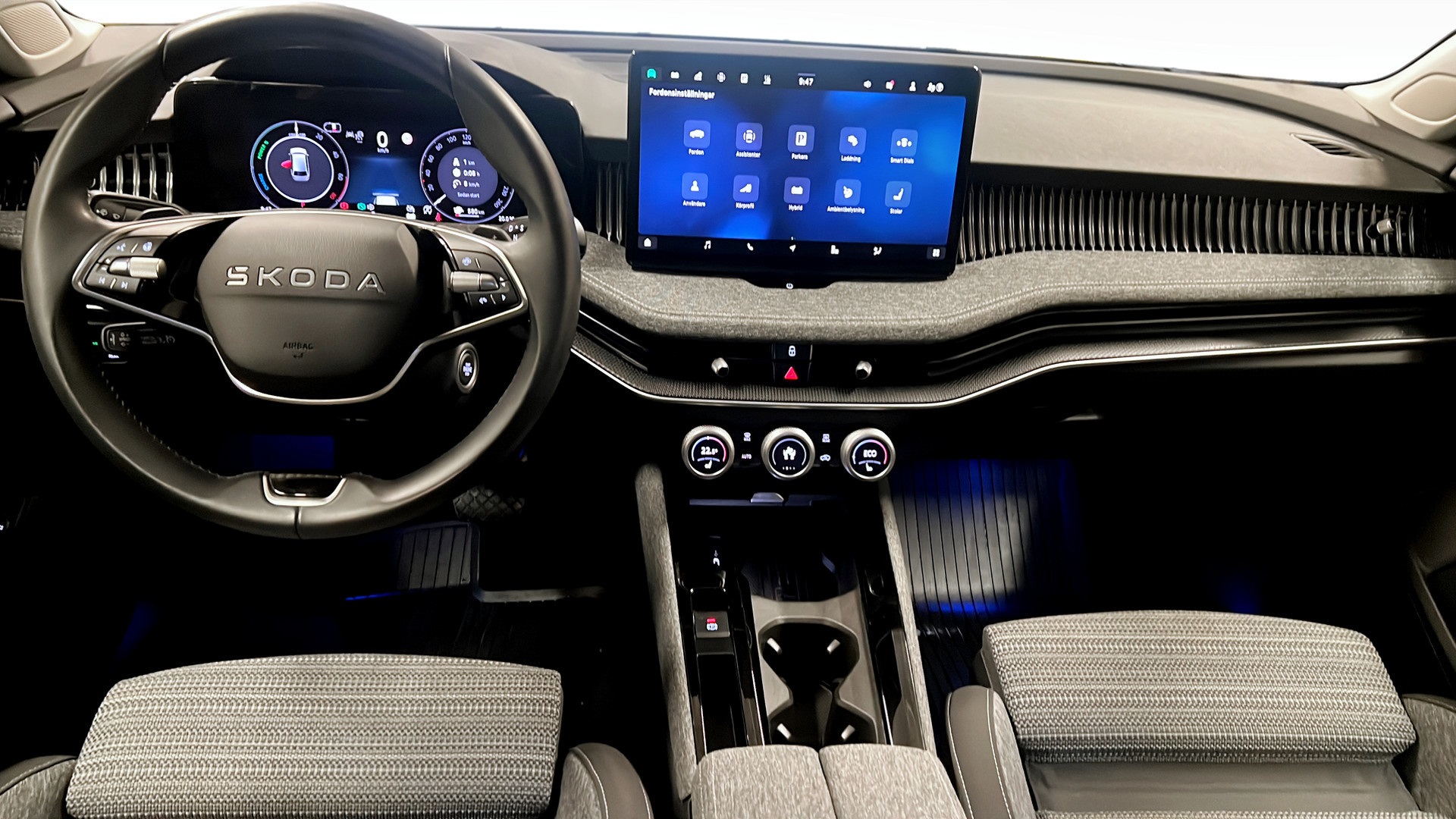 Skoda Superb Combi HJB06C