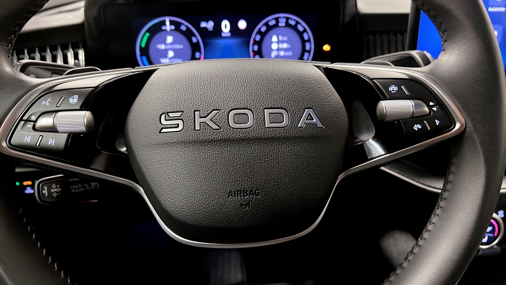 Skoda Superb Combi HJB06C