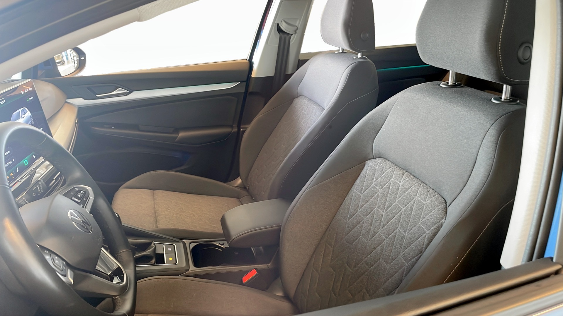 Volkswagen Golf HJB11P