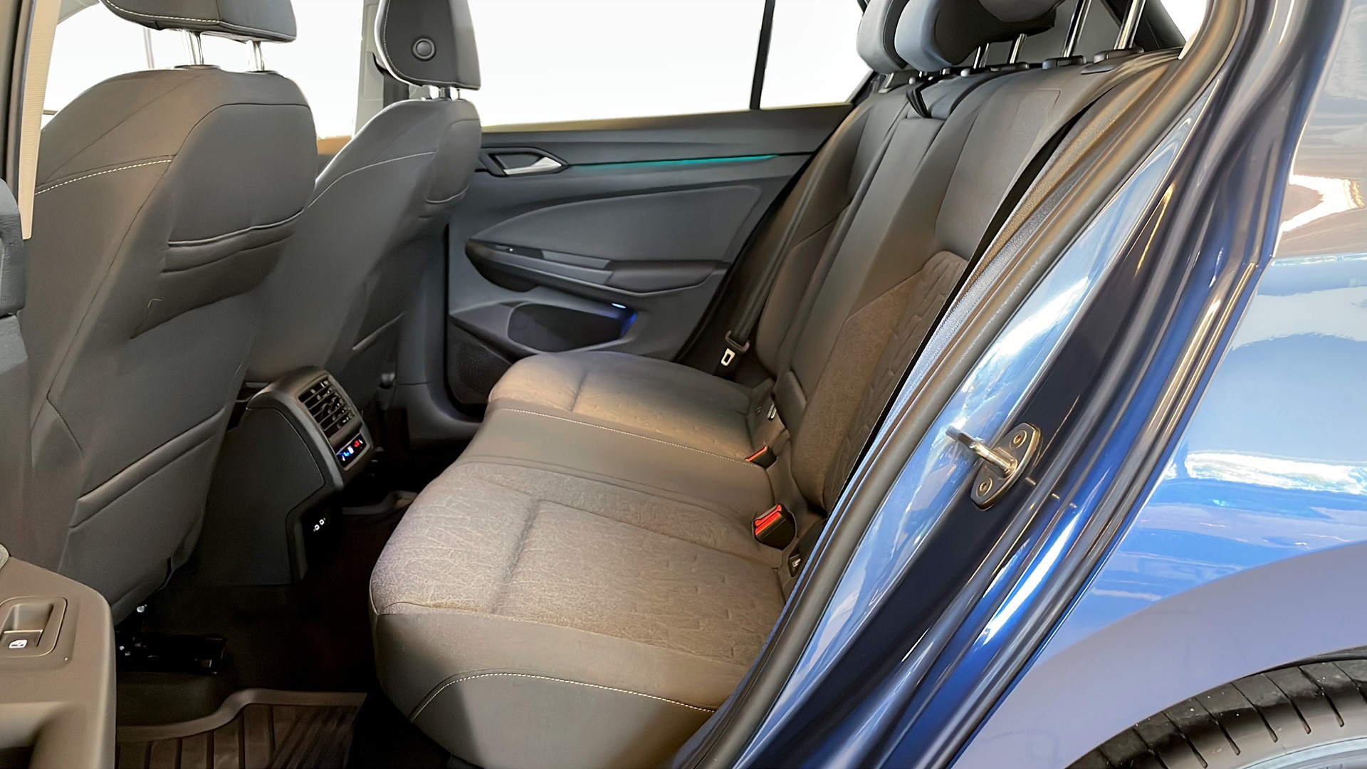 Volkswagen Golf HJB11P