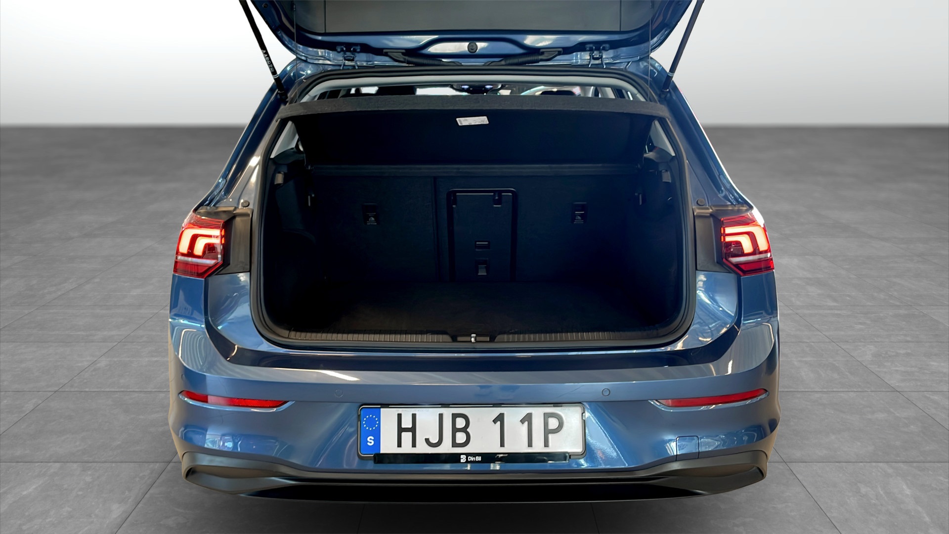 Volkswagen Golf HJB11P