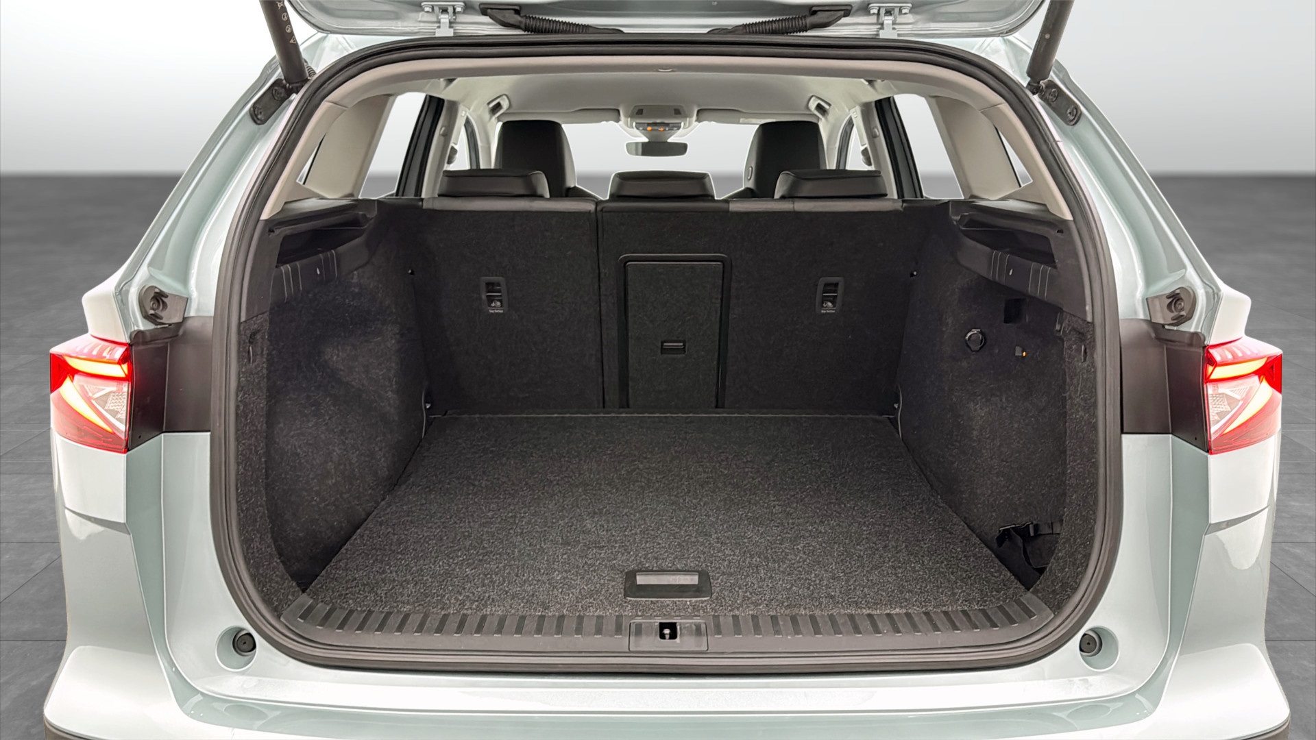 Skoda Enyaq HKL67W