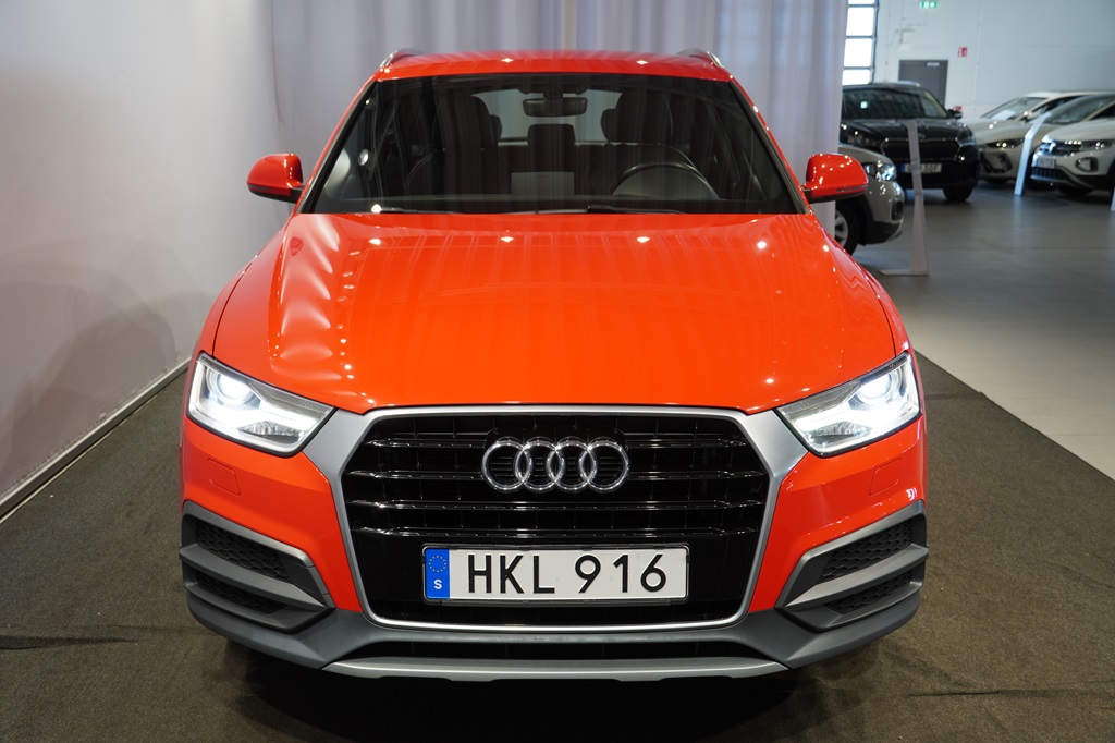 Audi Q3 HKL916