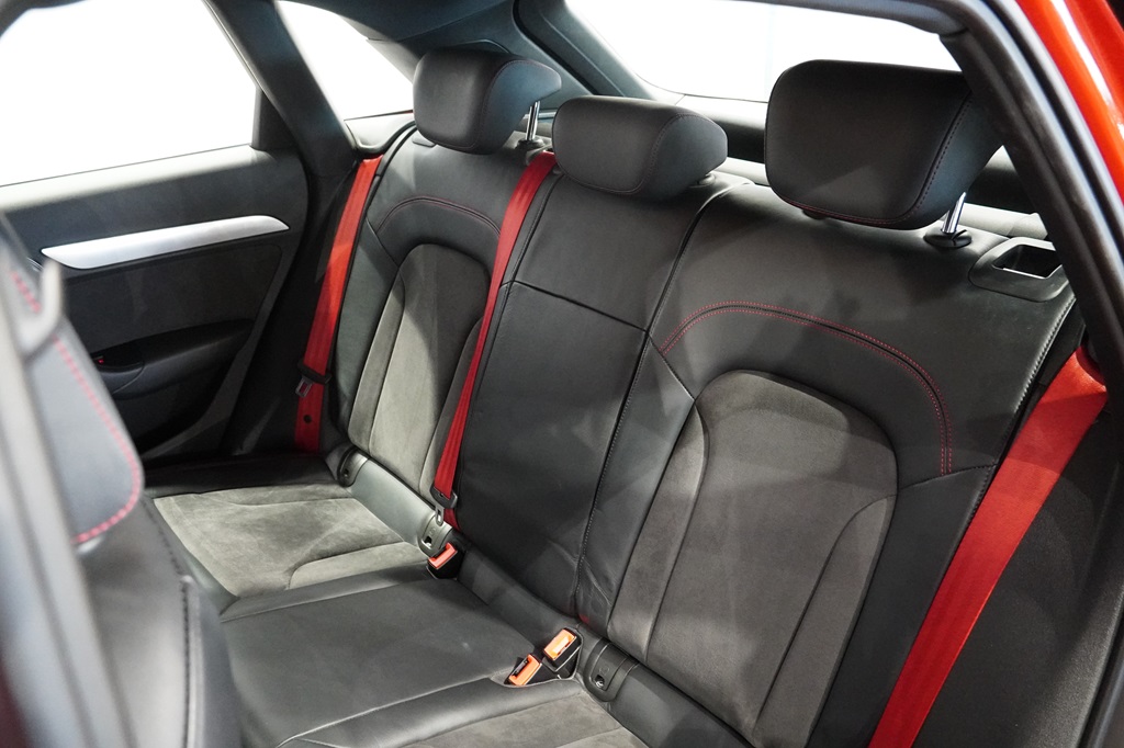 Audi Q3 HKL916
