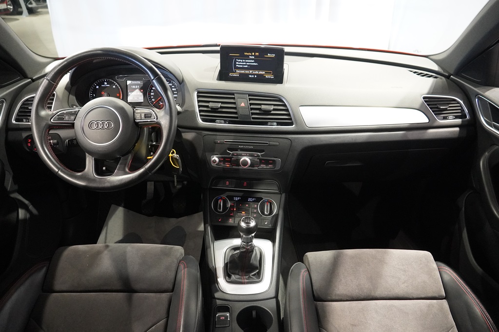 Audi Q3 HKL916