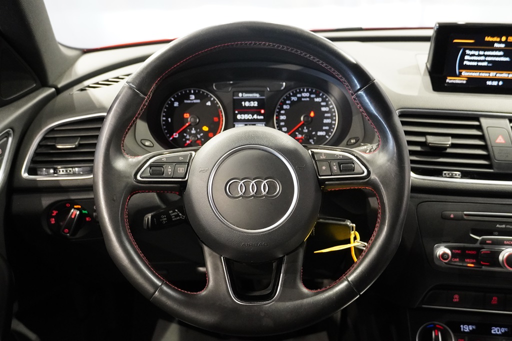 Audi Q3 HKL916