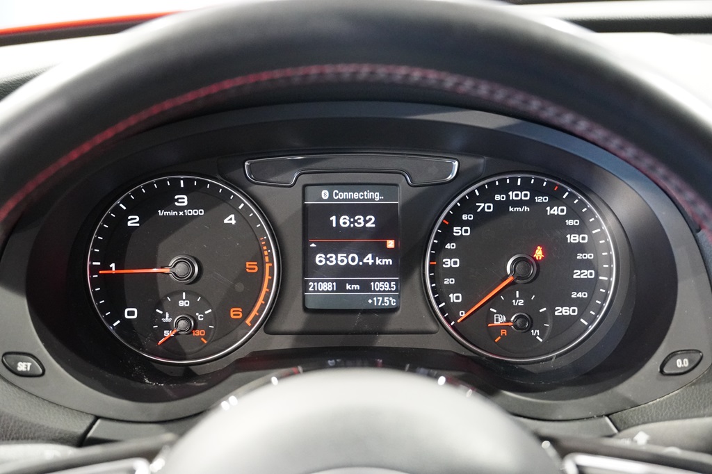 Audi Q3 HKL916