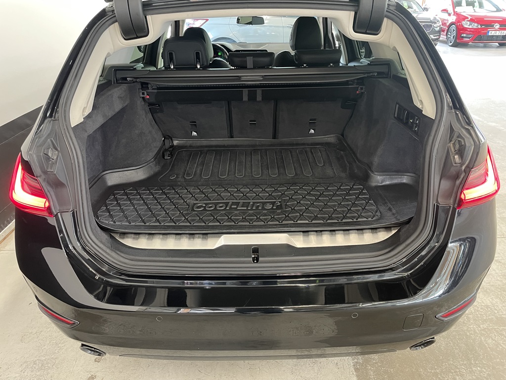 BMW 330e HLF80W