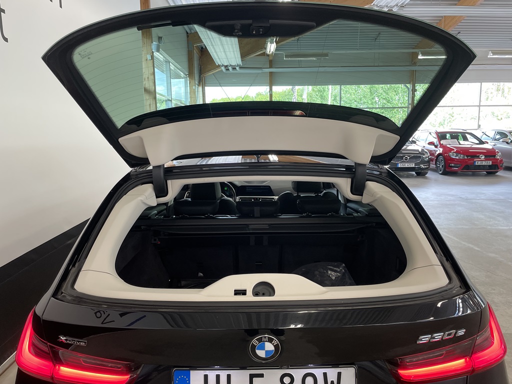 BMW 330e HLF80W