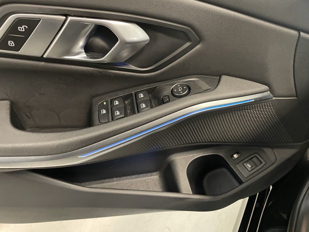 BMW 330e HLF80W