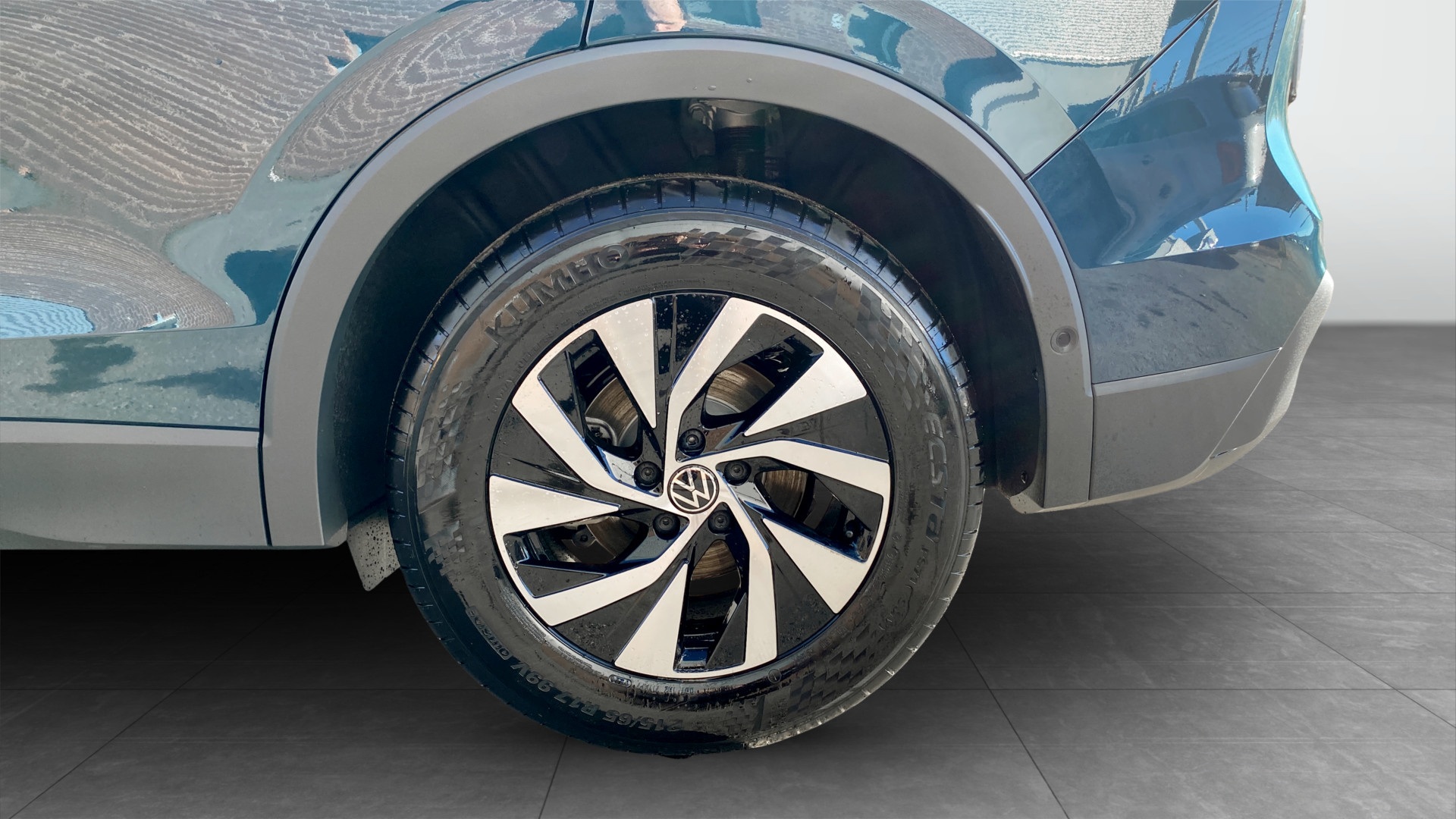 Volkswagen Tiguan HLJ79J