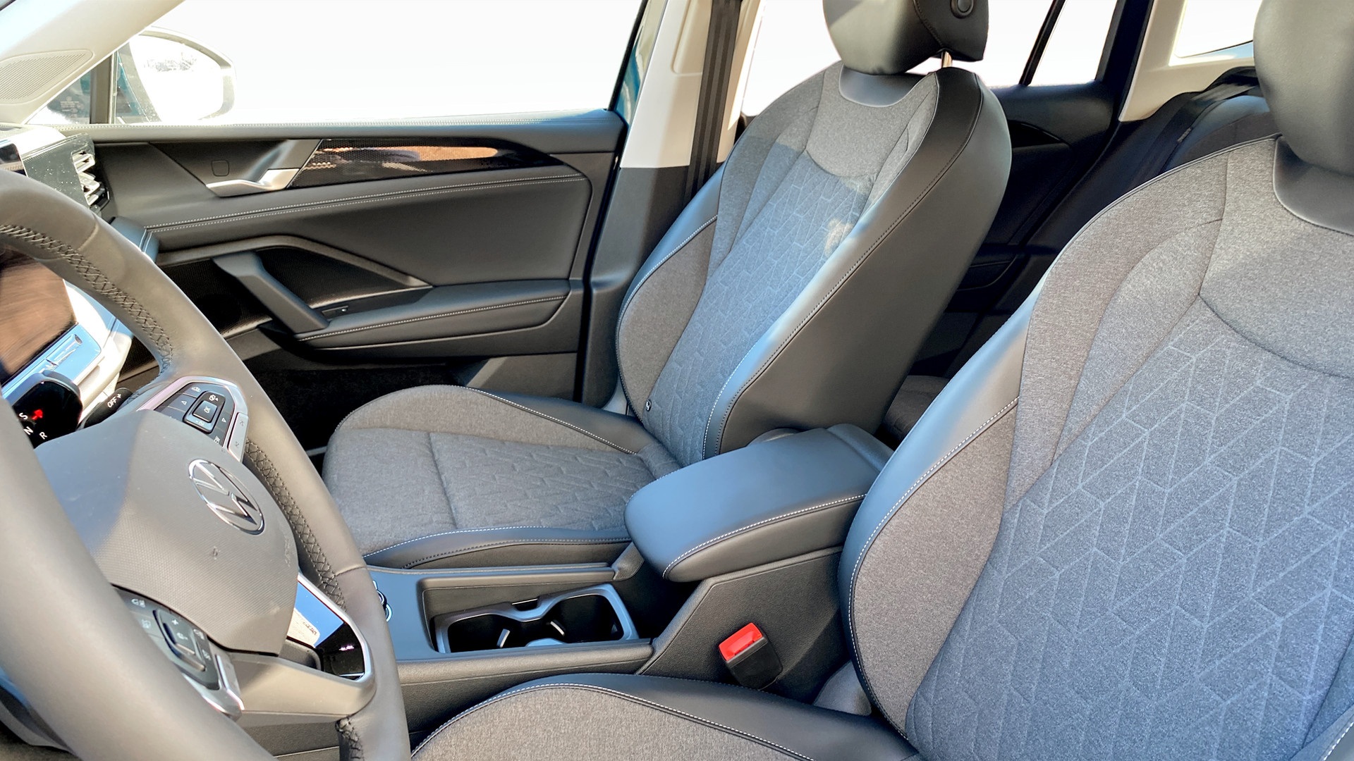 Volkswagen Tiguan HLJ79J