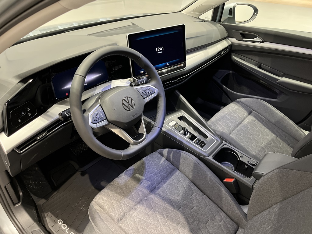 Volkswagen Golf HLK96C