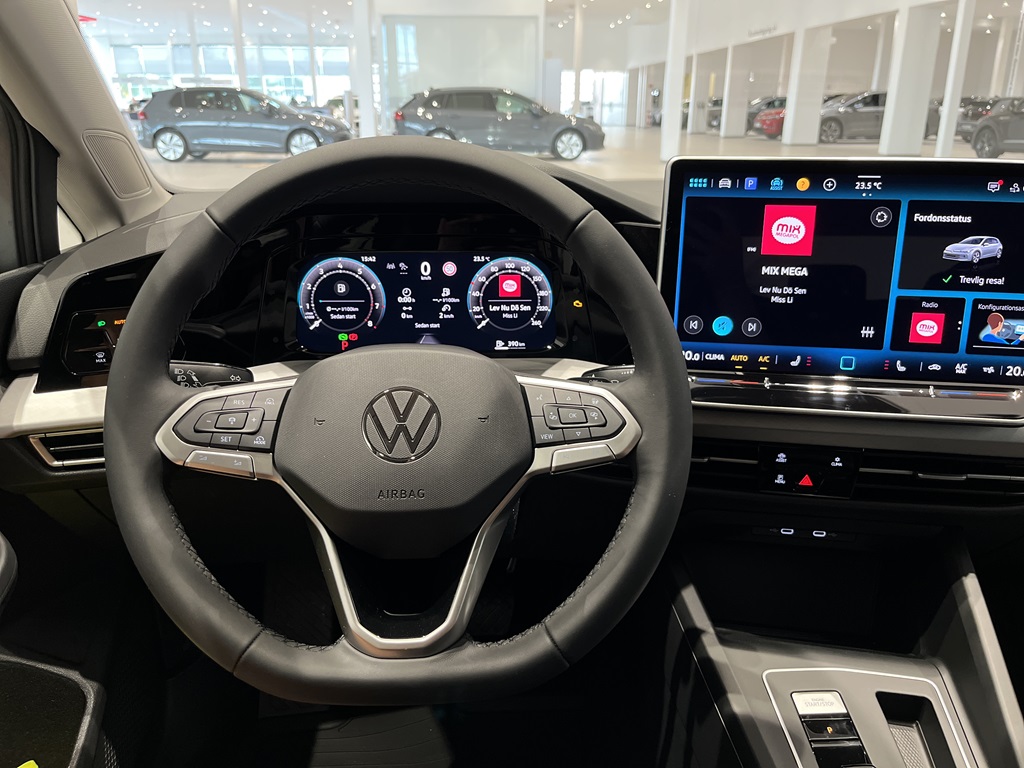 Volkswagen Golf HLK96C