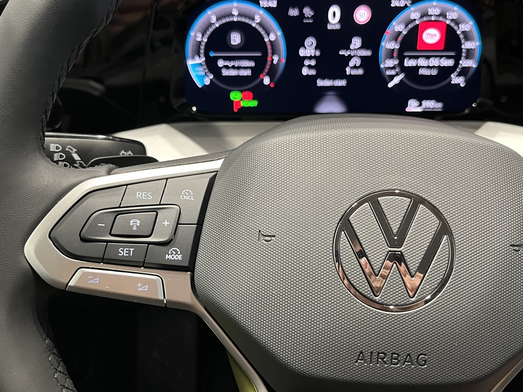 Volkswagen Golf HLK96C