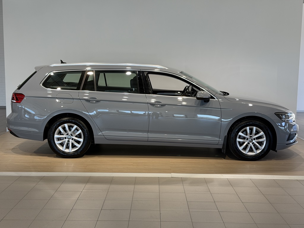 Volkswagen Passat Sportscombi HLL38U