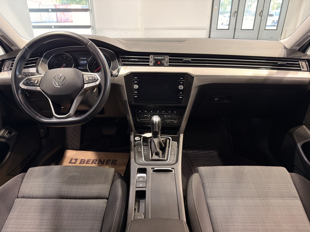 Volkswagen Passat Sportscombi HLL38U