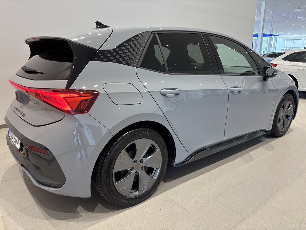 SEAT Cupra HMD20X