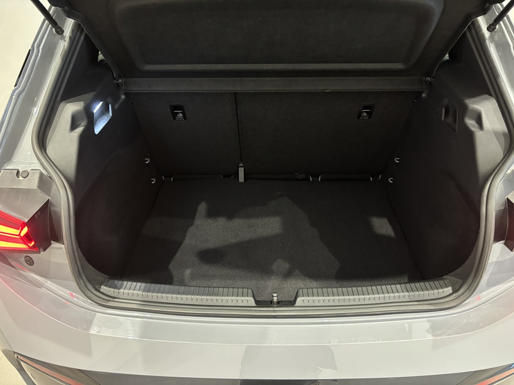 SEAT Cupra HMD20X