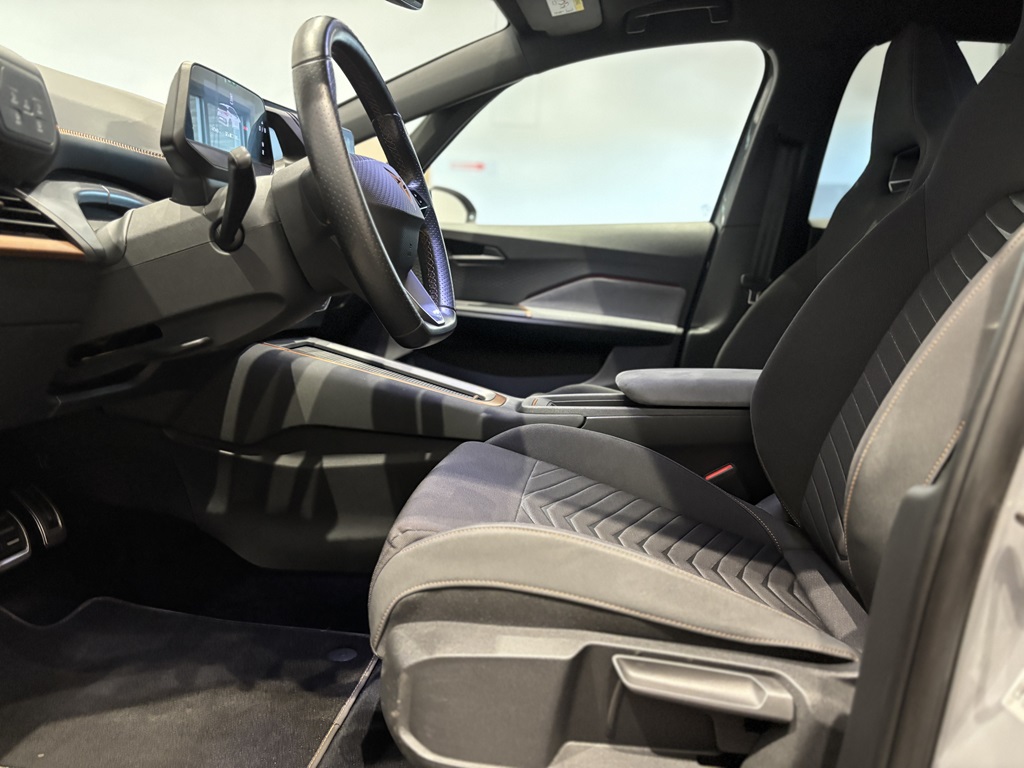 SEAT Cupra HMD20X