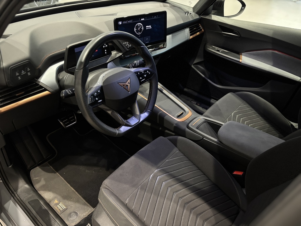 SEAT Cupra HMD20X