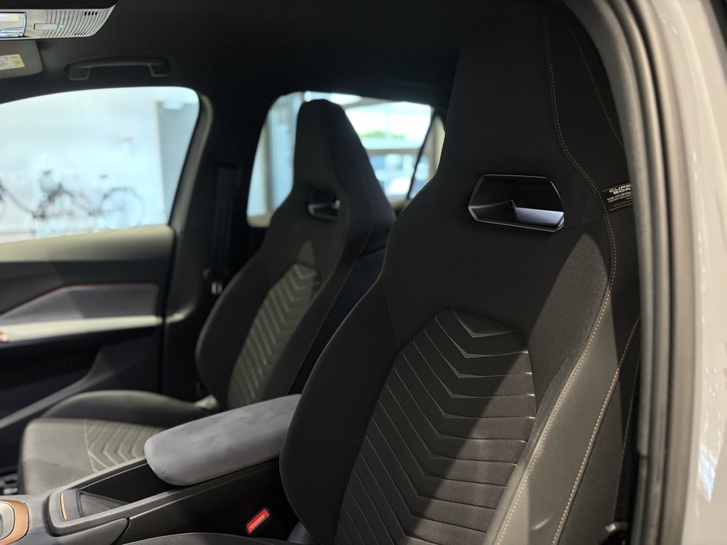 SEAT Cupra HMD20X